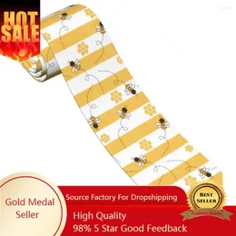 Bow Ties Bee Cartoons and Honeycomb Yellow White Stripe Slipsar Män kvinnor Polyester 8 cm Neck slips Slim Wide Shirt Accessories