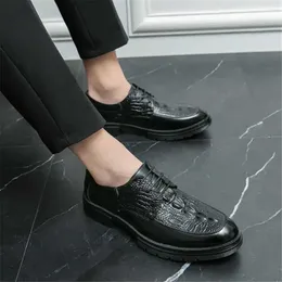 Dress Shoes Anti Slip z sznurującymi wysokiej jakości marką Obcasy tenisowe TENIN TENINS Sneakers Modele sportowe Tennes Fit