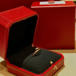 Tırnak Yüzüğü Erkek Yüzükleri Kadın için Klasik Lüks Alyans 18k Altın Paslanmaz Çelik Tasarımcı Yüzük