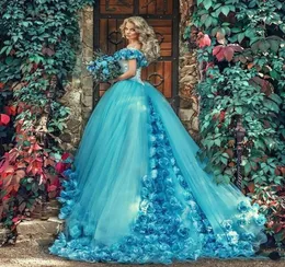 2019 Abito da ballo in maschera Abiti Quinceanera con fiori fatti a mano Abito formale con spalle scoperte Sweep Train Tulle Prom sweet 16 2683839