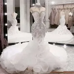 Plus -storlek arabiska pärlstav kristaller sjöjungfru bröllopsklänningar aso ebi lyxig hög hals kaskad ruffles kjolar kapell tåg brud party slitage klänning bc