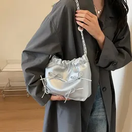 Niedliche Dünndfliegenkrawatten -Design -Crossbody -Taschen für Frauen Y2K -Stil Silber Handtaschen Leder Crossbody Bag Party 240322