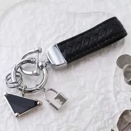 Tasarımcı Keychains Klasik Exquisit Landards Erkek Deri Araba Zinciri Kadın Moda Kalp Anahtar Yüzük Çantalar Kolye