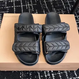 Pantofole sandali con plateau da donna da spiaggia estiva Pantofole ciabatte casual in vera pelle a forma di rombo da esterno Designer di lusso scarpe nere alla moda con scatola