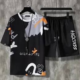 Sommer Männer Kurze Sets Harajuku T-shirt und Shorts Mode 2PC Männer Casual Outfit Set Kurzarm Streetwear Trainingsanzug 5XL 240328