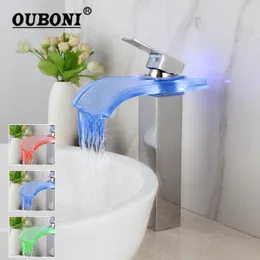 Torneiras da pia do banheiro Ouboni Waterfall Basin Luxury LED Light Chrome Não precisa de bateria Deck Mount Tap Single Handle Torneira Mixer Torneira