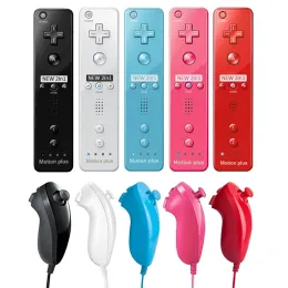 Gamepads Kablosuz Bluetooth Gamepad Builin Motion ve Nintendo Wii Denetleyicisi Nunchuck için Silikon Kılıf Seti için Uzaktan Uyumludur