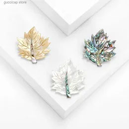 Pins Broches Dmari Luxo Mulheres Broche Abalone Shell Broche Pin 3-Color Maple Leaf Badge Party Office Acessórios Jóias Y240329