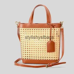 Borse a tracolla Borsa a tracolla in paglia da spiaggia patchwork primaverile 2024 Borsa a tracolla da donna nuova moda per le vacanze Borsa da vacanza vuota da donna H240330