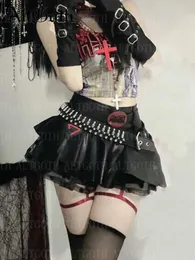 التنانير skorts altgoth emo alt gothic pu تنورة النساء الشارع الشارع harajuku grunge mesh patchwork with belt mini skirt ملهى ليلي مثير ملابس الهذيان 240330