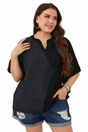 Camicetta taglie forti da donna Top Stampa a righe Cuciture T-shirt casual Girocollo con intaglio Maniche corte T-shirt estiva Tessuto oversize u8Mi #