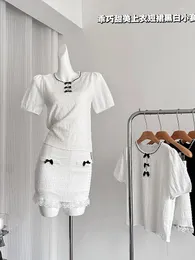 Vestidos de trabalho de alta qualidade roupas 2 peças saia conjunto o-pescoço sólido t-shirts arco oco rendas a linha simples ins feminino ocasião formal