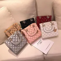 2024 Fashion New Lingge Daifei Three Grid Sheepeskin Leature Leather Women's Bag Advanced One Counter Handbag Crossbody Bage