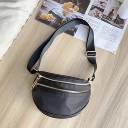 Umhängetaschen Leichtes ultraleichtes Nylon-Oxford-Tuch Lässiger Außenhandel Halbrunder Einzel-Crossbody für Frauen