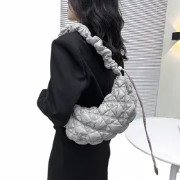 Design personalizzato Cloud Bubble Bag Versatile borsa hobo pieghettata Piumino per il tempo libero La borsa sotto le ascelle può essere portata a spalla o appesa lateralmente 93nT #