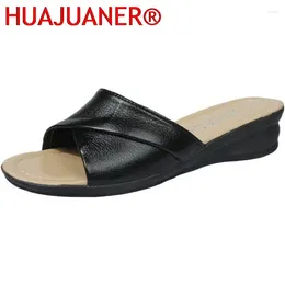 Slippers HUAJUANER 2024 Outer Wear Flat Wedge Heel Large Size Sandals Beach Shoes Leather Women's