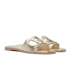 2024 NYA SUMMER WALK WEAR V-CUTOUT SANDALS SKOR KVINNER LAMINERAD NAPPA LÄDER SLIDA LÄDER LADY SLIP PÅ SLIPER FOODWEAR ELEGANT CASUAL WALKT VITA SlIPPERS SKO