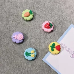 Komponenter 500pieces 22mm DIY Akryl Candy Lollipop Flower Sticker Flat Beads.For Woman Kids Hairpin Scrapbook smycken Makande tillbehör