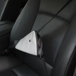 チャイルドカーシートベルトカバーメッシュ通気性シートベルト調整可能な三角形保護ケースベビーセーフティチルドレンベルトパッドクリップ