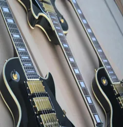 Fabryczna niestandardowa czarna gitara elektryczna z przetwornikami HHH Rosewood Fretboard Black Pickguard Złote HardWares Oferta dostosowane 2393192
