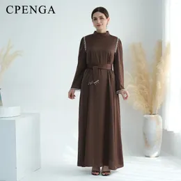 Ethnic Clothing Mellanöstern Satin Muslimsk blygsam klänning för kvinnor Arab Pearl Abaya Islamisk fast färg Långärmad Clohing Elegant Turkiet