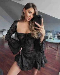 فساتين أساسية غير رسمية من الدانتيل المفلح SLVE High Weist Mini Dress Women Square Square Low Cutless Plateed Dresses 2024 Sexy Fashion Party Club Rets T240330