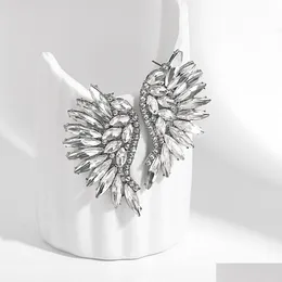 Dangle Chandelier 2022 New Angel Wings fl rhinestone pendant رائعة مبالغ فيها بأقراط لامعة رائعة