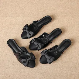 Casual Shoes 2024 Spring Korean Fashion Bow Sweetheart Baotou yttre bär tofflor platt botten Mueller för kvinnor