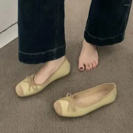 Casual Buty Letniwe obuwie z łuk żółte mokasyny dla kobiet 2024 Śliczne czerwone okrągłe palce kawaii Flats Szybki trend dostawy