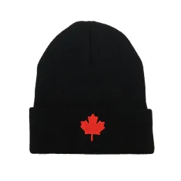 Autumn Winter CA Red Maple Leaf Embroidered Knitted Acrylic Beanies Hat Men and Women Casual All Match Warm Wool Cold Caps W125