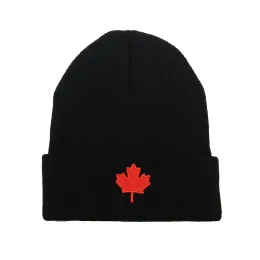 Autumn Winter Ca Red Maple Leaf broderad stickad akrylhatt Hat Män och kvinnor Casual Matchar alla varma ull Cold Caps W125