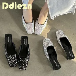 Sapatos casuais femininos bling mules saltos baixos 2024 moda de luxo rasa deslizamento em calçados sandálias bombas senhoras slides
