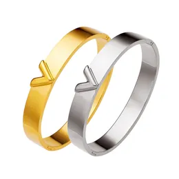 braccialetto di design da donna Nuovo braccialetto minimalista di vendita caldo come regalo per la fidanzata e la moglie braccialetto in acciaio da donna con braccialetto romantico a forma di V squisito e di fascia alta