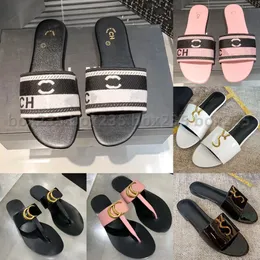 Paris tasarımcı terlikleri kadın nakış sandaletleri yaz göz kamaştırıcı plaj gündelik düz terlikler slayt kadın bayanlar flip floplar mektuplar katırlar katırlar erkek ayakkabı