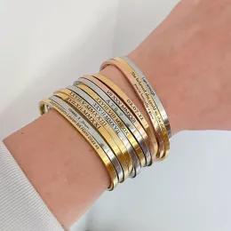 18k benutzerdefinierte gravierte Armband Zifferenname Meldung Meldung Titanium Stahl Gold Silber Verstellbare Frauenmanschette Muttertagsgeschenk