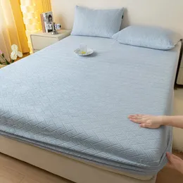 Capa de colchão acolchoada super impermeável, lençol de cama acolchoado de algodão cru queen único não incluído fronha 240321