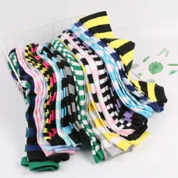 Langstreifte Strümpfe gedruckter Femboy -Oberschenkel hohe farbenfrohe Lange Socken Strümpfe für tägliche oder Anime Cosplay -Party -Strümpfe