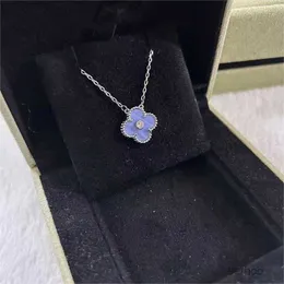 Luxury Love Clover Projektant Bransoletka Charm for Light Purple Stone Bling Diamond Turcja Konsekwentna tenis Nauczyciele paznokci bransoletki biżuteria XJ3M