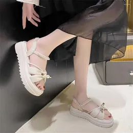 Sandaler utan häl hög plattform svart köpa sommar flip flops skor av kvinnliga sneakers sport låg erbjudande 2024summer shooes