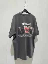 Kadın T-Shirt Vintage Yaz Pamuk Yuvarlak Boyun Büyük Boy Tişörtlü Sokak Giyim Kırmızı Dudak Desen Baskı Yüksek Sokak Günlük Erkek Kısa Kollu J240330