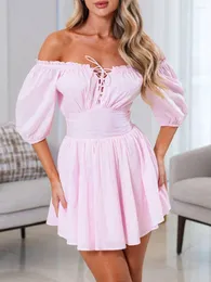 Casual Dresses Women Strappy One Line Halsring Mini midjan Cinching kjol Kort ärm från axelklänningen med TIE Up Summer A-Line