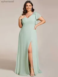 الفساتين المثيرة الحضرية بالإضافة إلى حجم الأكمام الكشكشة مقسمة في المساء مع Bowknot مزدوج V-Neck 2024 من الشيفون Mint Green Bridesmaid Dress YQ240330
