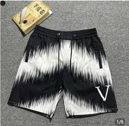 Projektant męskich szortów Summer Casual Thin Loose Beach Pants, Sports Shorts, Szybkie suszenie Trend Men's Five Point Printed Fashion Label 222