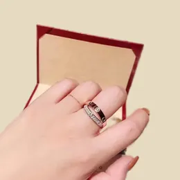 약혼 디자이너 여성을위한 반지는 은색 보석 디자이너 남성 반지 Bijoux de Luxe Shining Diamond Bling Diamond Ring Zh206 E4