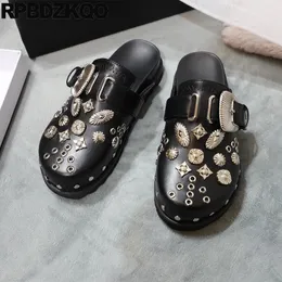 313 Stud Metal Slip On Shoes Rivet Slippers Slides Punk Half Rock Round Toe Women Fur Mules Bels Fall Sandals Winter Flats cravejados 240315 Pers Ded 954 Pers Ded