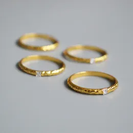 حلقات Amaiyllis 18K الذهب الحد الأدنى من النخاع الرجعية الملمس مربع زركون رقيقة حلقات الشرير البيان البيان المجوهرات المجوهرات