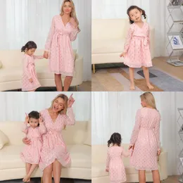 Familjsmatchande kläder kjolar söta rosa tiered tle kvinnor chic ruffle knä längd tutu formell födelsedagsfest kjol mor dotter cu otteuj