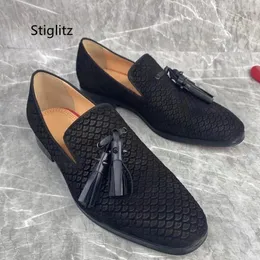 Sapatos de vestido Preto Tassel Men's Fish-Scale Imprimir Mocassins Casuais Deslizamento em Flats Designer Lazer Masculino Dirigindo Diariamente