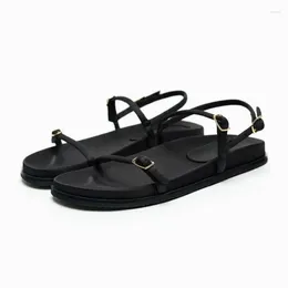 Casual skor traf svarta kvinnor sandal lägenheter sommar mode metall spänne remmar flatform 2024 pekade tå sandaler för