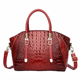 2022 New Fi Aligator Women Handbags European Patent Leather Sholdlen Bags女性ガールブランドラグジュアリークロスボディシェルバッグT4VF＃